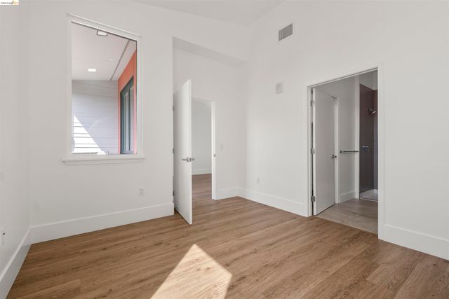 1545 32nd St 314, Oakland, CA 94608