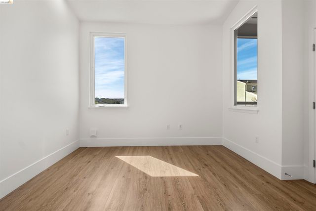 1545 32nd St 314, Oakland, CA 94608