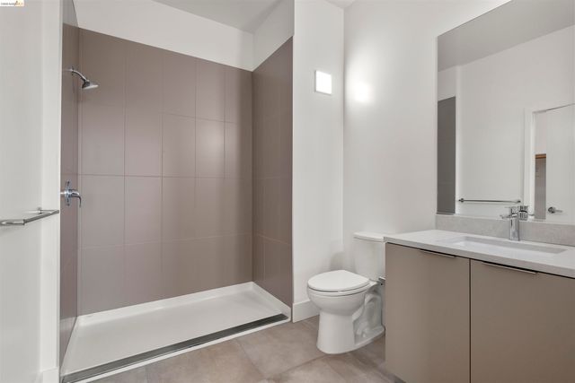 1545 32nd St 314, Oakland, CA 94608