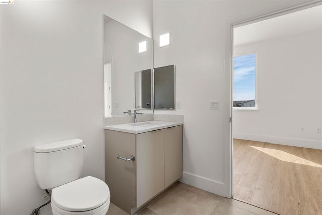 1545 32nd St 314, Oakland, CA 94608