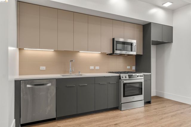 1545 32nd St 314, Oakland, CA 94608