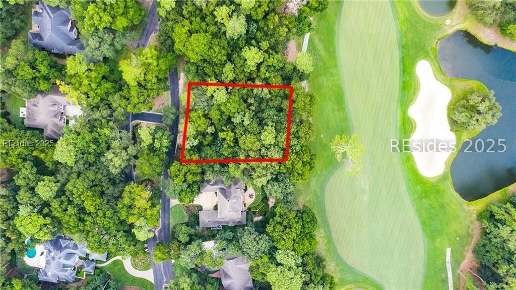 18 Hawthorne Rd, Bluffton, SC 29910