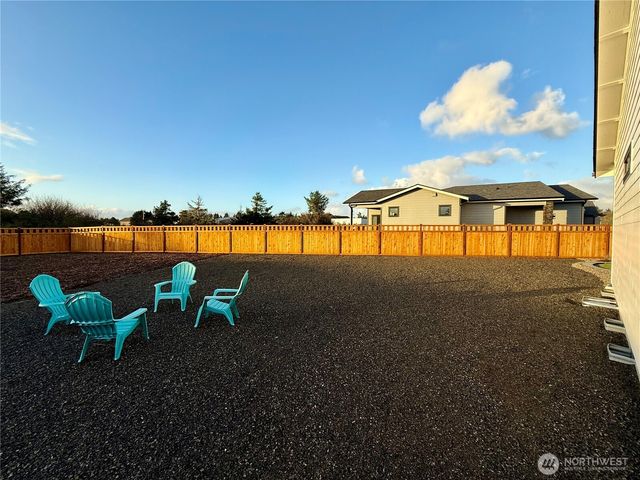 998 Alida Court SE, Ocean Shores, WA 98569