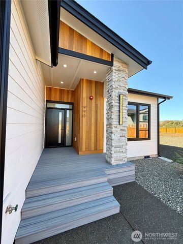 998 Alida Court SE, Ocean Shores, WA 98569