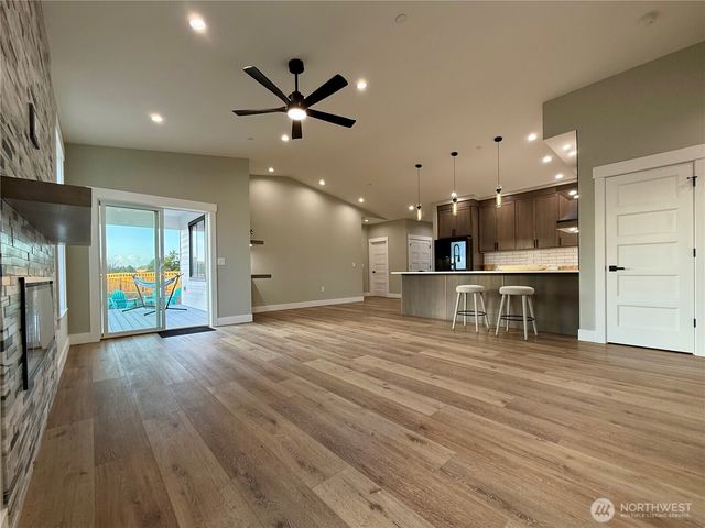 998 Alida Court SE, Ocean Shores, WA 98569