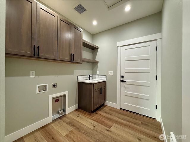 998 Alida Court SE, Ocean Shores, WA 98569