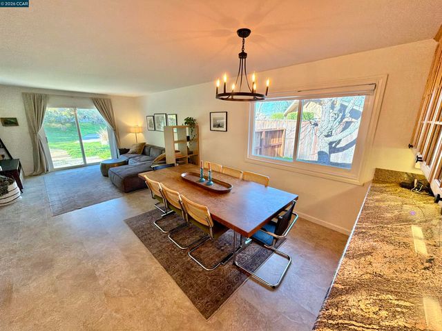 14 Bristol Ct, Pleasant Hill, CA 94523