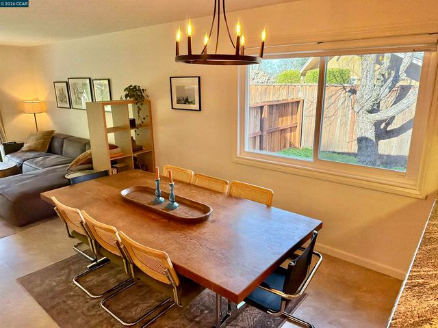 14 Bristol Ct, Pleasant Hill, CA 94523