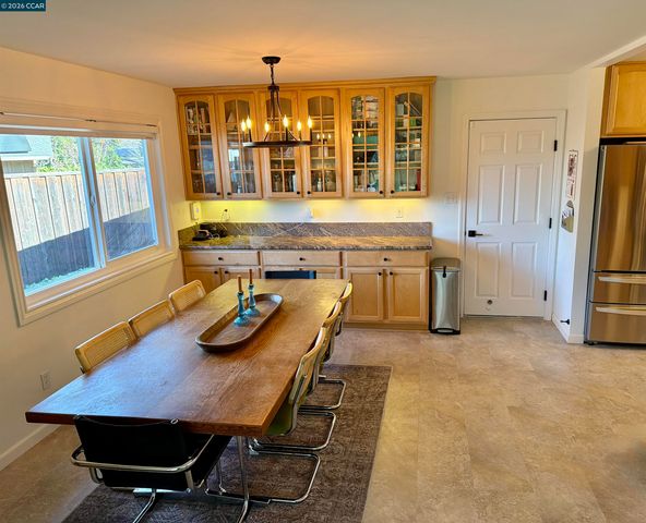 14 Bristol Ct, Pleasant Hill, CA 94523