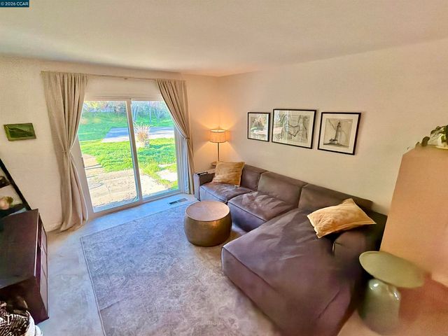 14 Bristol Ct, Pleasant Hill, CA 94523