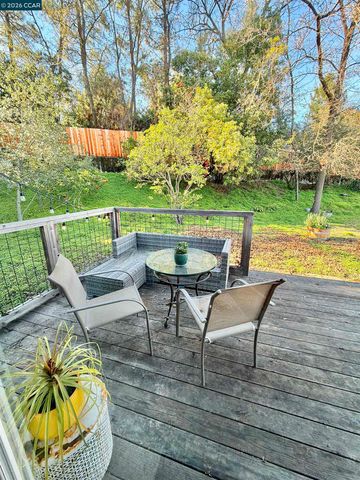 14 Bristol Ct, Pleasant Hill, CA 94523