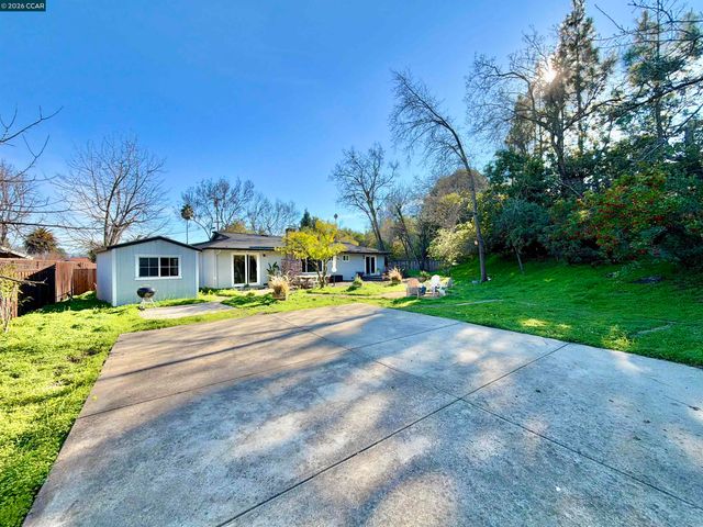 14 Bristol Ct, Pleasant Hill, CA 94523