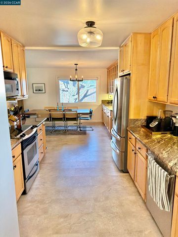 14 Bristol Ct, Pleasant Hill, CA 94523