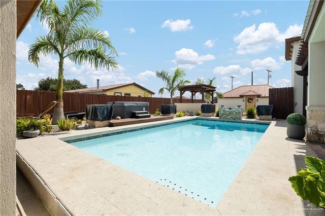 1320 S Cesar Chavez Road, Edinburg, TX 78542