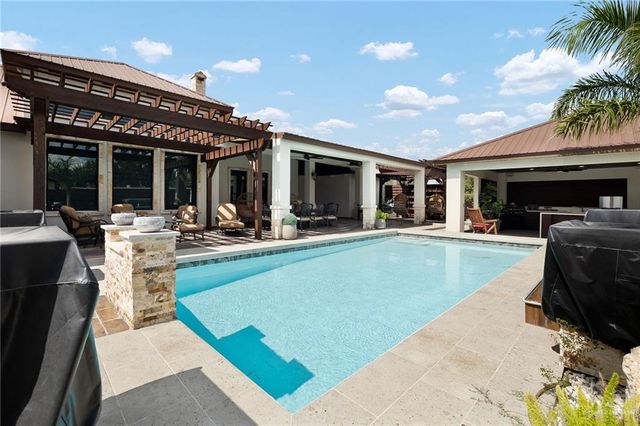 1320 S Cesar Chavez Road, Edinburg, TX 78542