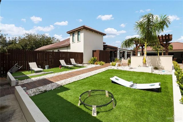 1320 S Cesar Chavez Road, Edinburg, TX 78542