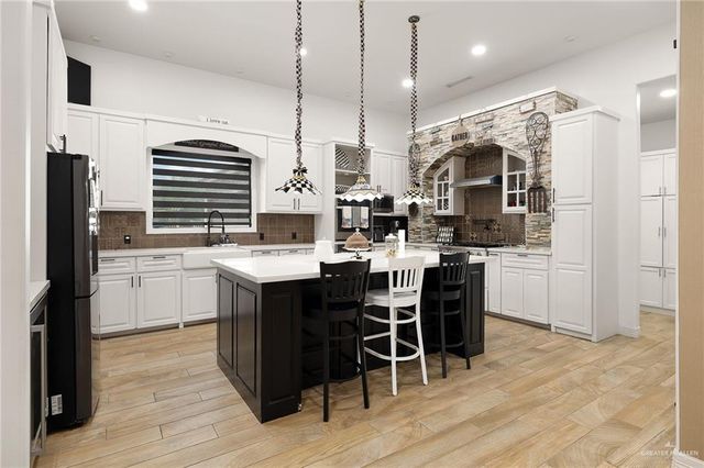 1320 S Cesar Chavez Road, Edinburg, TX 78542