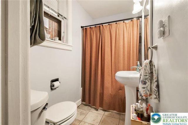 717 West Broad Street 1, Bethlehem City, PA 18018