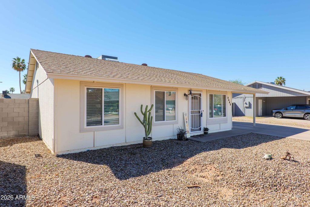 1527 W ALAMO Drive, Chandler, AZ 85224