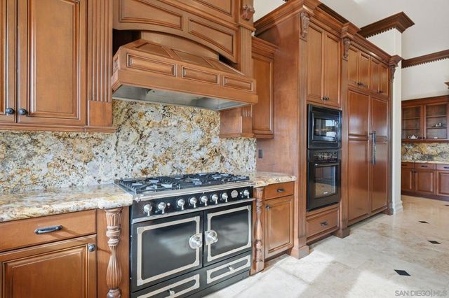 19319 Calle Juanito, Murrieta, CA 92562