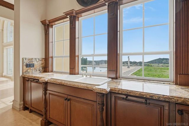 19319 Calle Juanito, Murrieta, CA 92562