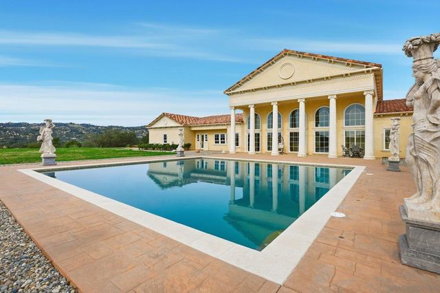 19319 Calle Juanito, Murrieta, CA 92562