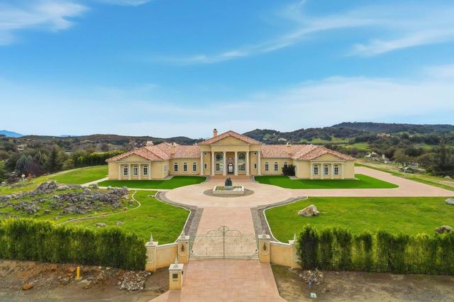 19319 Calle Juanito, Murrieta, CA 92562