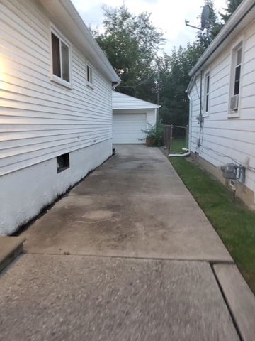 21835 Nevada Avenue, Eastpointe, MI 48021