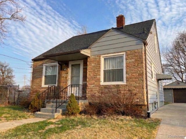 183 Crystal Lake Drive, Pontiac, MI 48341