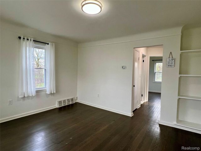 183 Crystal Lake Drive, Pontiac, MI 48341