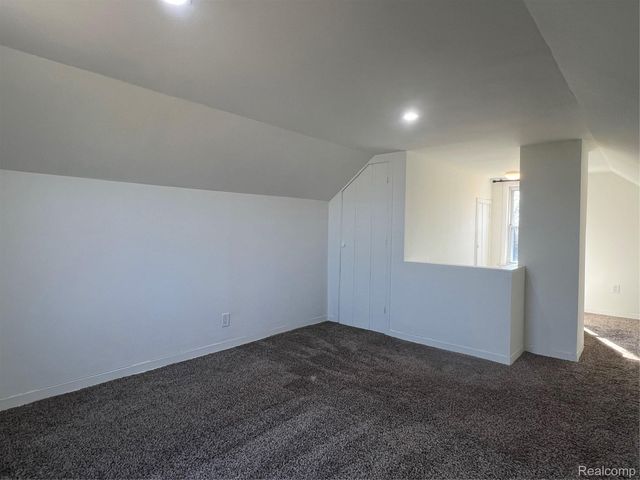 183 Crystal Lake Drive, Pontiac, MI 48341