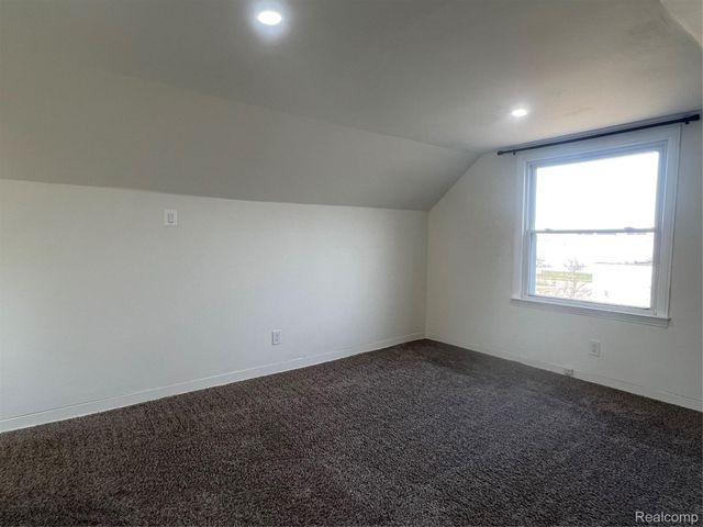 183 Crystal Lake Drive, Pontiac, MI 48341