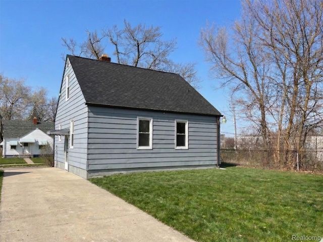 183 Crystal Lake Drive, Pontiac, MI 48341