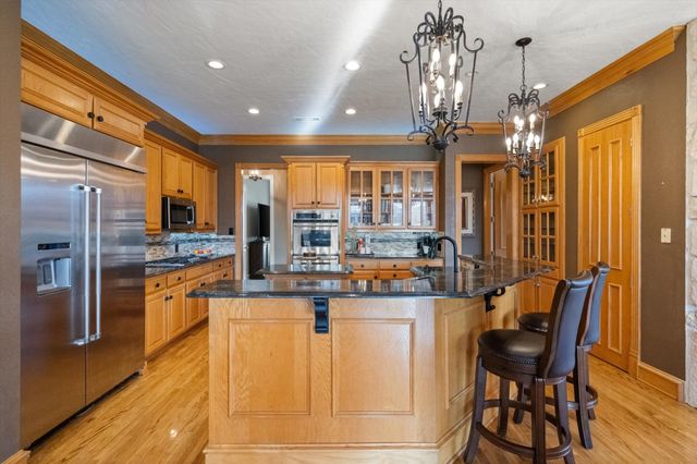 901 Walnut Falls Circle, Mansfield, TX 76063