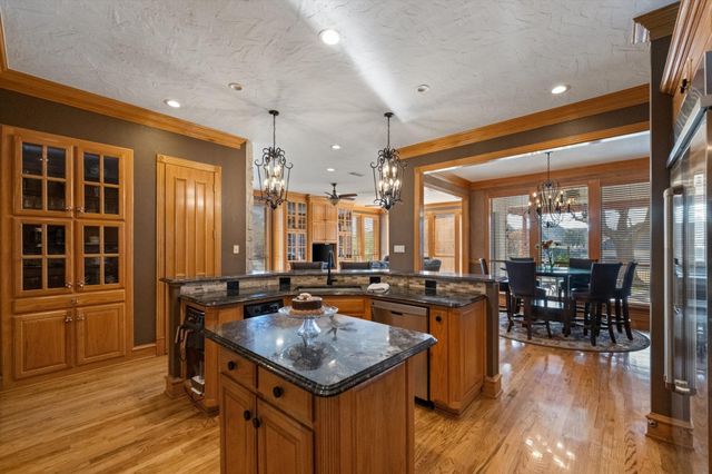 901 Walnut Falls Circle, Mansfield, TX 76063