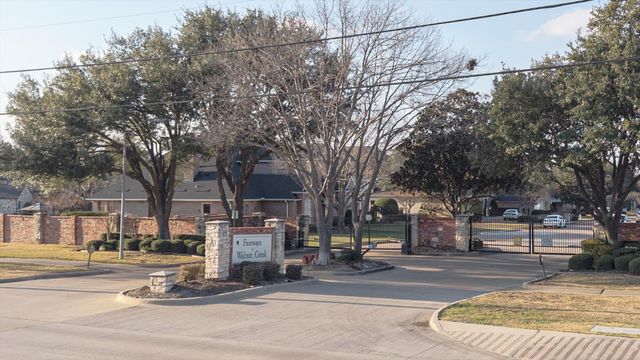 901 Walnut Falls Circle, Mansfield, TX 76063
