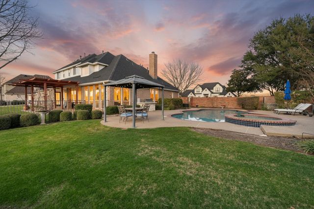 901 Walnut Falls Circle, Mansfield, TX 76063