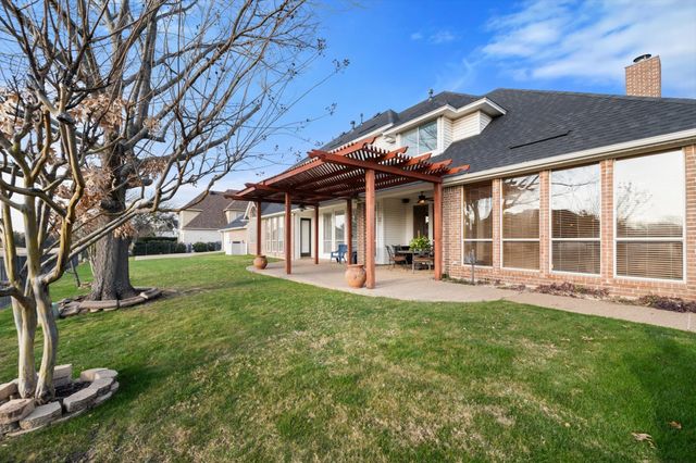 901 Walnut Falls Circle, Mansfield, TX 76063