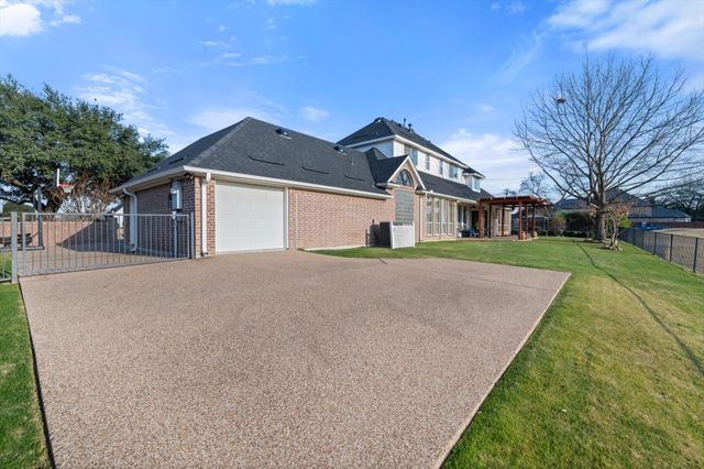 901 Walnut Falls Circle, Mansfield, TX 76063