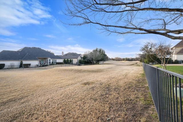 901 Walnut Falls Circle, Mansfield, TX 76063