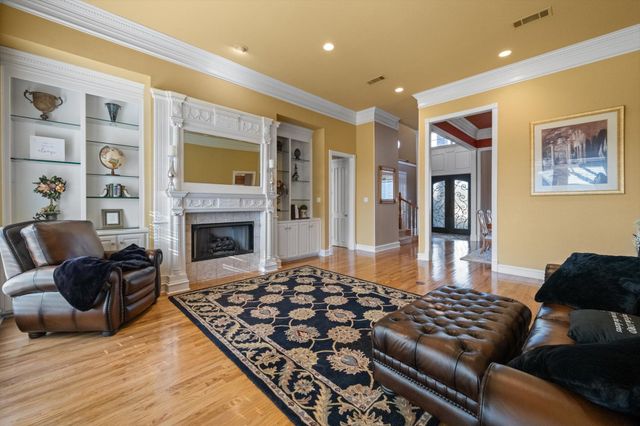 901 Walnut Falls Circle, Mansfield, TX 76063