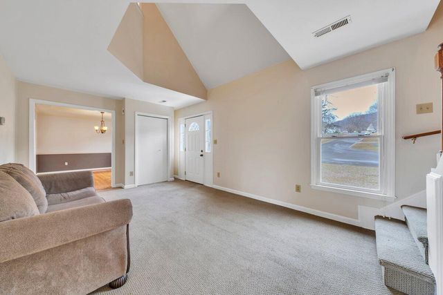 3 North Rome DR, Roanoke, VA 24019