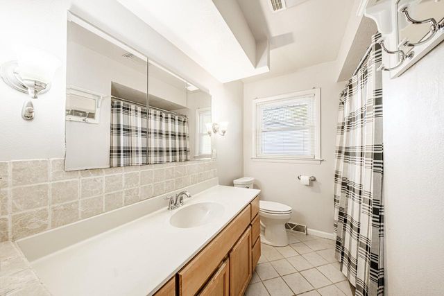 4214 W Portage STREET, Milwaukee, WI 53209