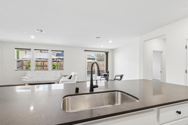 447 Vigo Ct, Lincoln, CA 95648