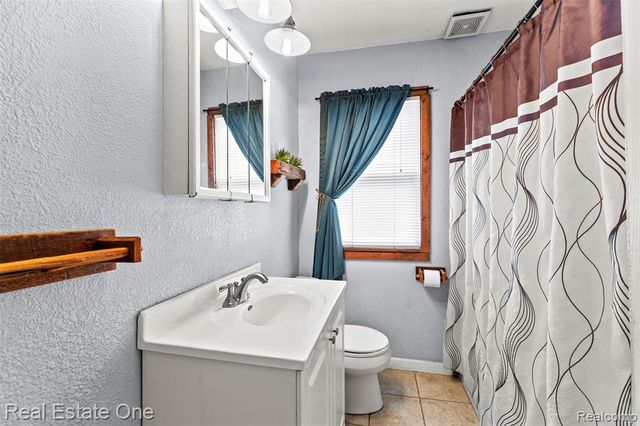 9140 Cloverlawn Street, Detroit, MI 48204