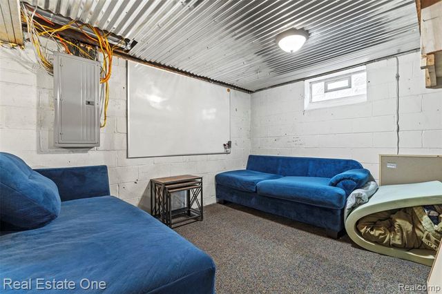 9140 Cloverlawn Street, Detroit, MI 48204