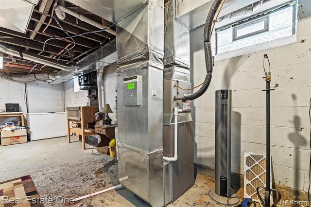 9140 Cloverlawn Street, Detroit, MI 48204