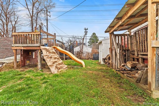 9140 Cloverlawn Street, Detroit, MI 48204