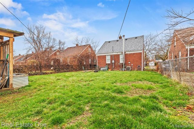 9140 Cloverlawn Street, Detroit, MI 48204