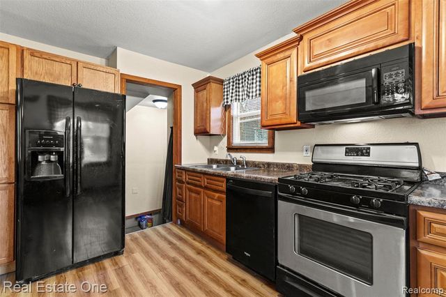 9140 Cloverlawn Street, Detroit, MI 48204